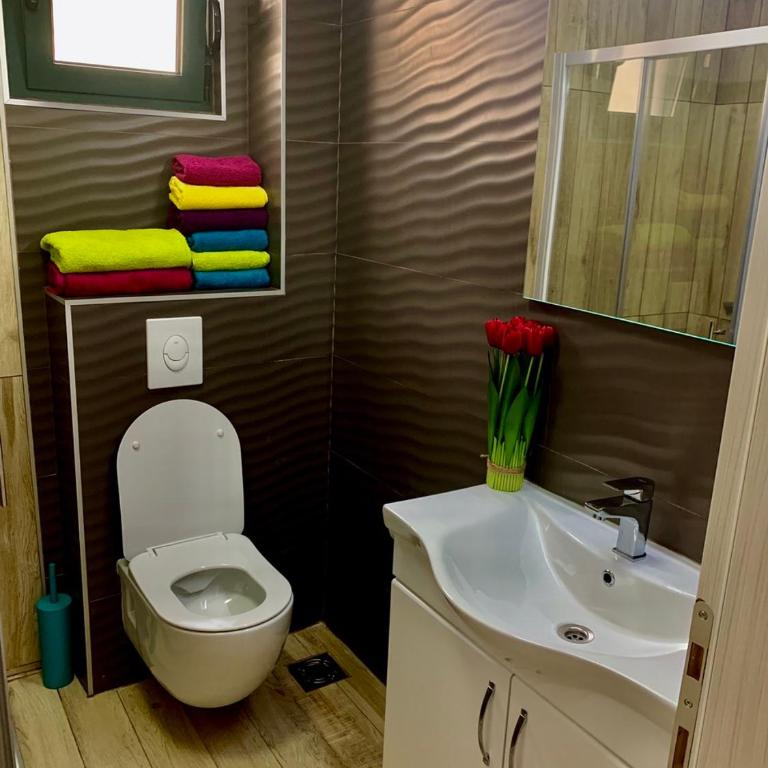 Absolute Apartman - Two-Bedroom Apartment - 27
