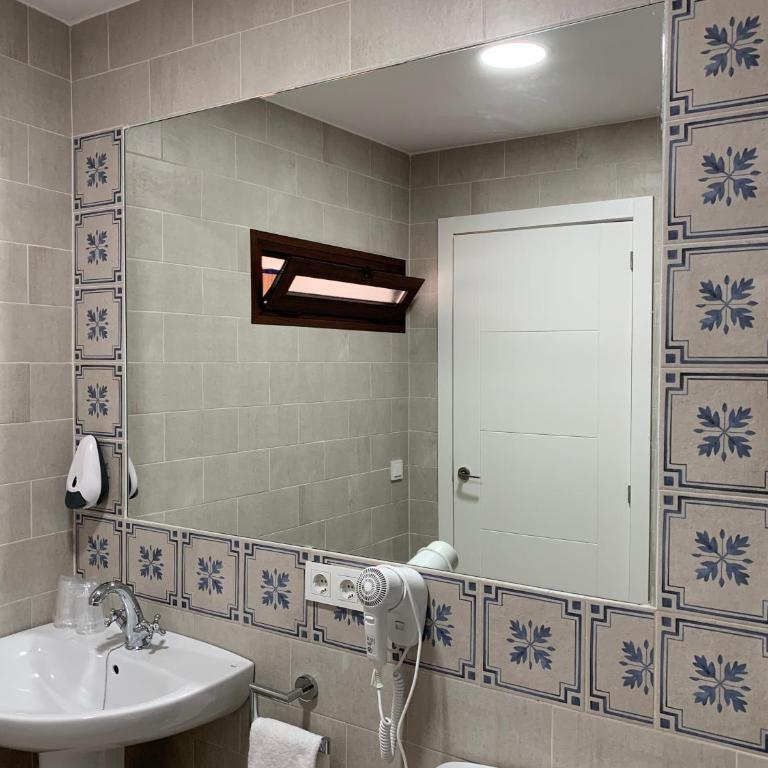 Belmonte Rooms - Habitación Familiar con baño privado - 18