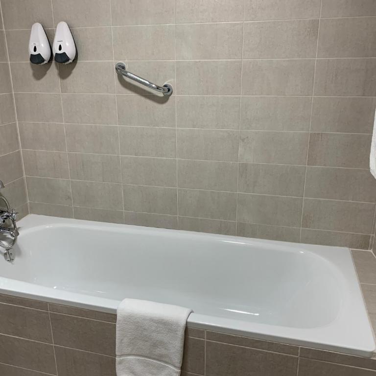 Belmonte Rooms - Habitación Familiar con baño privado - 10