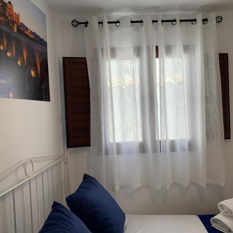 Belmonte Rooms - Habitación Familiar con baño privado - 14