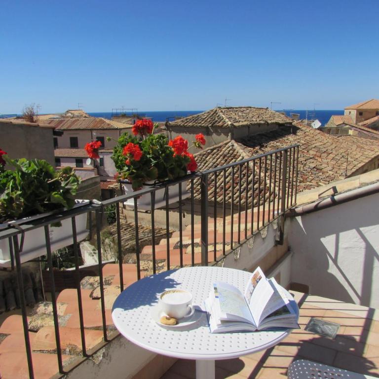 Le Terrazze - Apartment with Balcony - 5