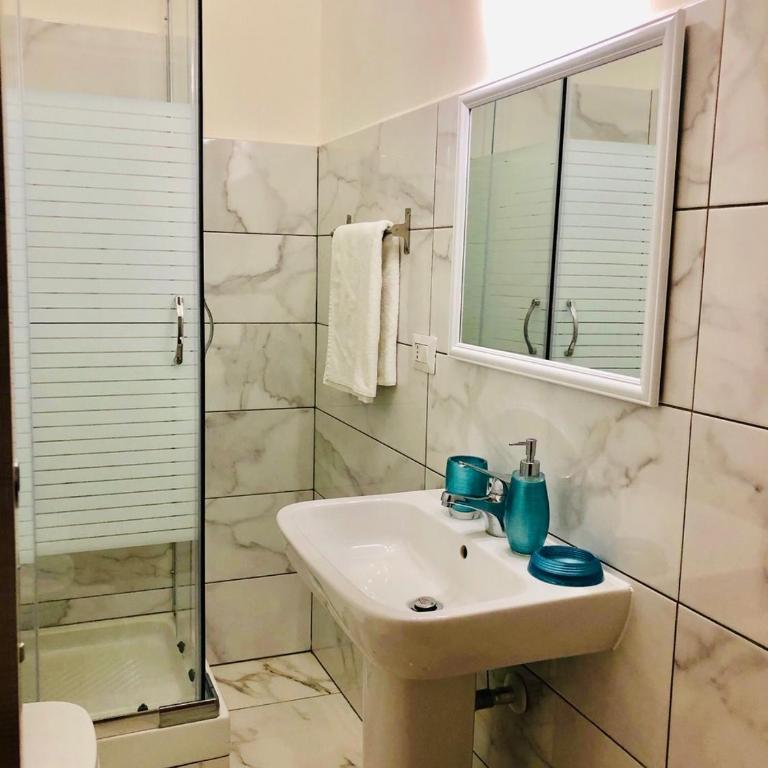 Comfort inn Rome Termini - Posto Letto in Dormitorio Femminile per 4 Persone - 14