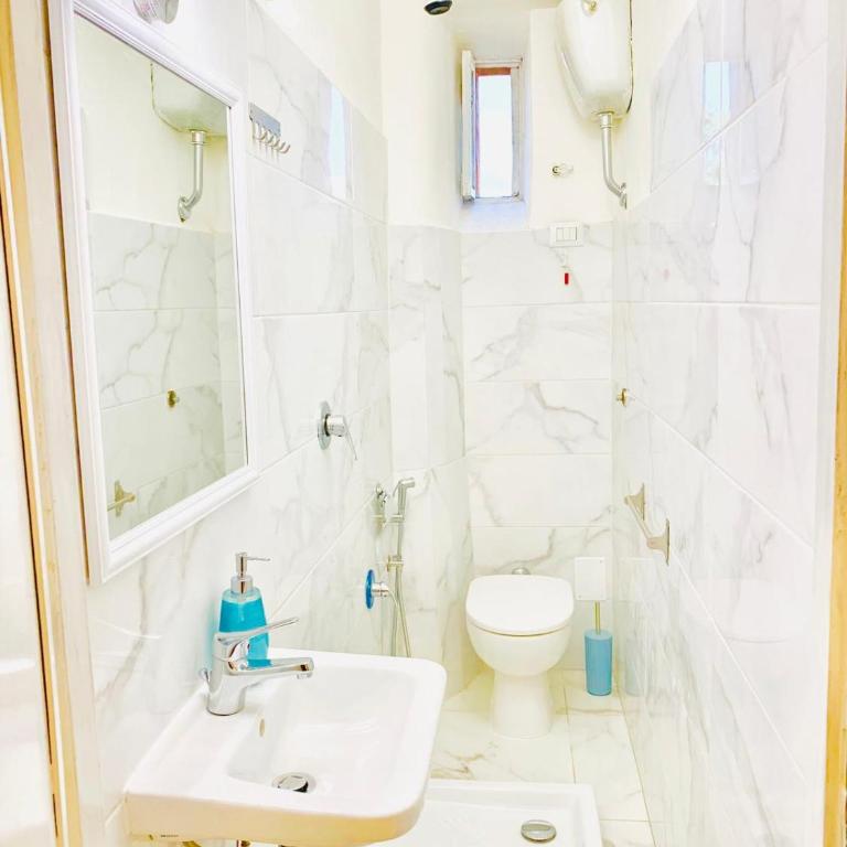 Comfort inn Rome Termini - Posto Letto in Dormitorio Femminile con 6 Letti - 16