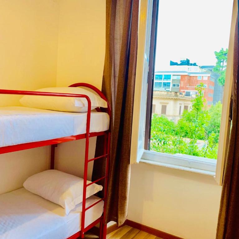 Comfort inn Rome Termini - Posto Letto in Dormitorio Femminile per 4 Persone - 1