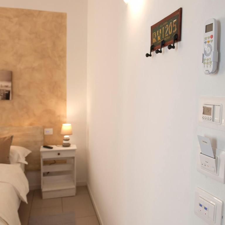 Le Suites - di fronte Ospedale Sacro Cuore - Camera Superior Matrimoniale/Doppia con Letti Singoli - 11
