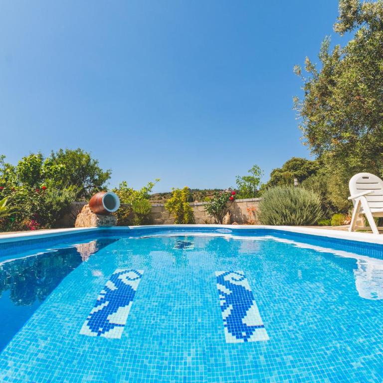 Cubo's Finca Jara - Three-Bedroom House - 2