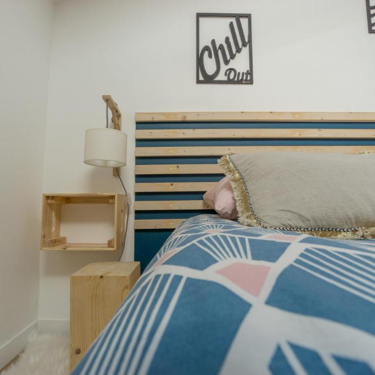 Wood'n Sea Surf Lodge - Auberge De Jeunesse - Chambre Triple avec Salle de Bains Privative - 2