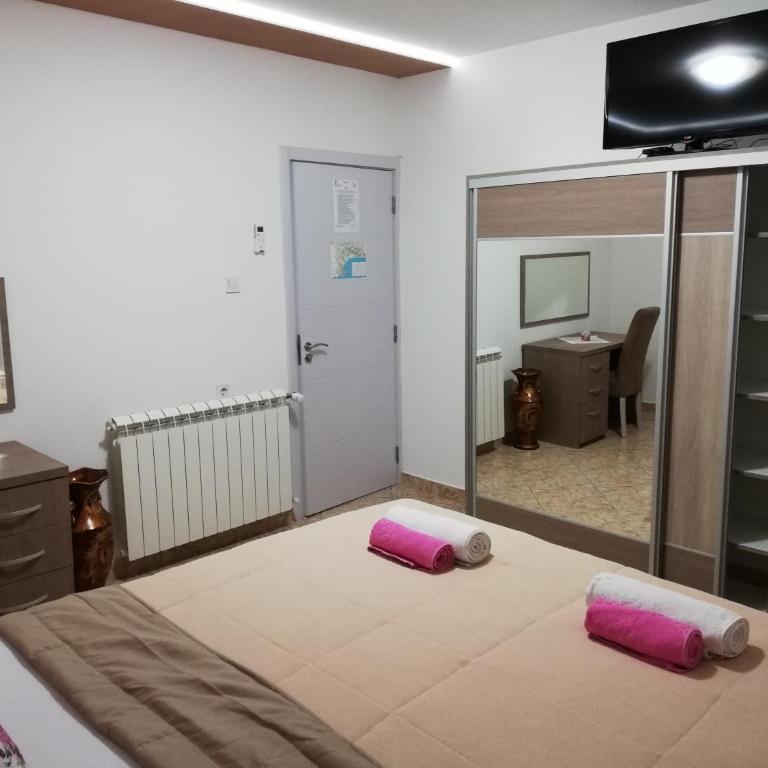 Apartments Familia - Studio - 12