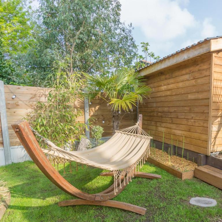 Wood'n Sea Surf Lodge - Auberge De Jeunesse - Chambre Double avec Salle de Bains Commune - 1