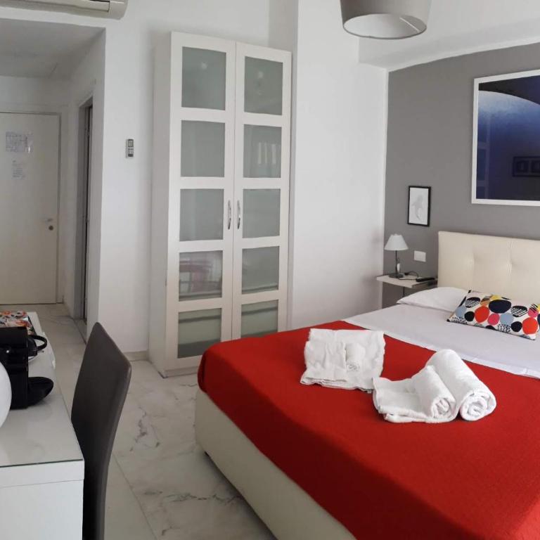 Domus Raffaello - Double Room - 6
