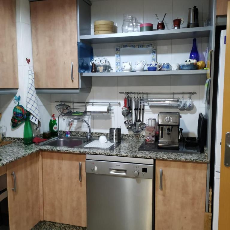 Habitaciones privadas Alicante centro - Double Room with Shared Bathroom - 3