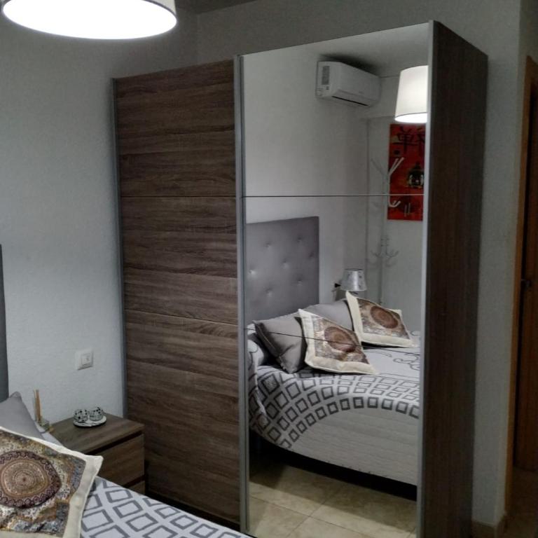 Habitaciones privadas Alicante centro - Double Room with Private Bathroom - 3