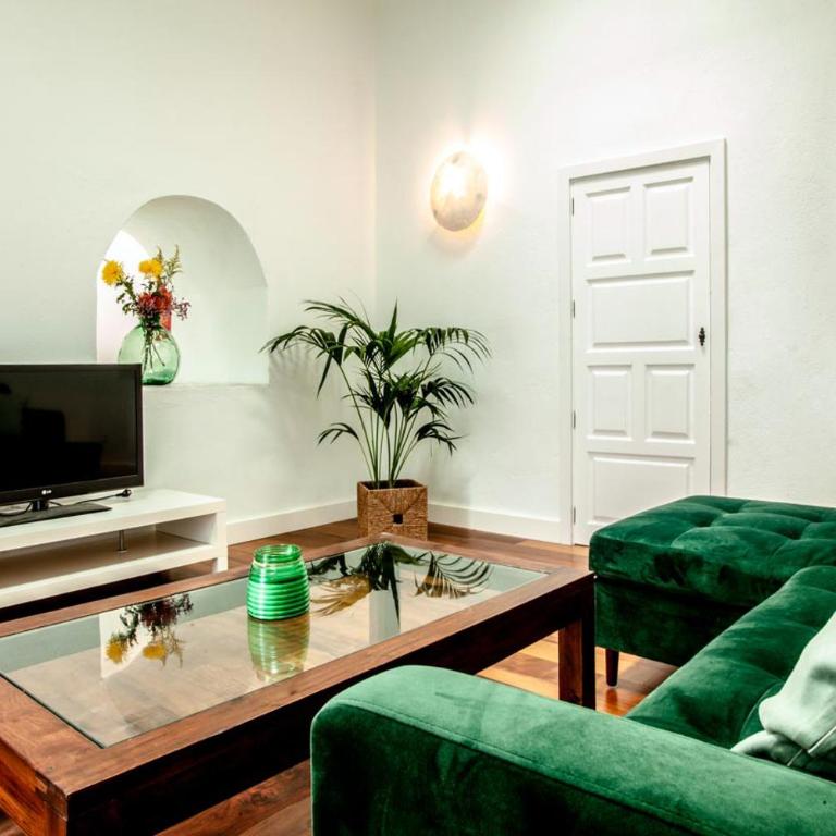 Los Lirios Hotel Rural - Adults Only - Estudio con cama extragrande y sofá cama - 4
