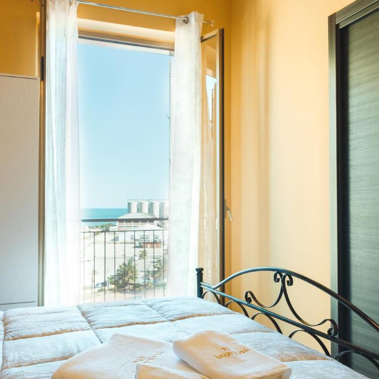 B&B Raggio di Sole Porto Empedocle - Camera Deluxe Matrimoniale con Vista Mare - 1