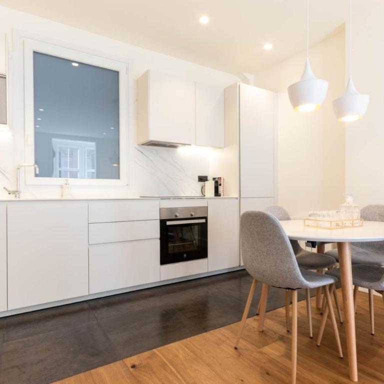 LUXURY GUGGENHEIM MUSEUM - Two-Bedroom Apartment - 4