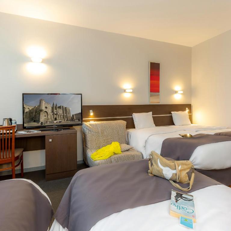 Kyriad Avignon - Palais des Papes - Chambre Quadruple - 2