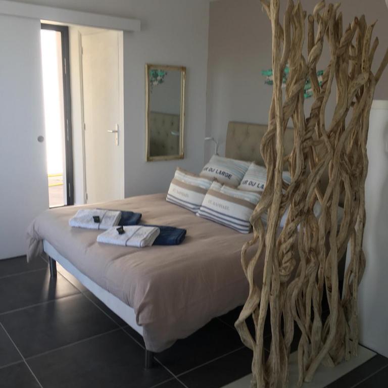 Villa Louancelie B&B - Habitación Doble Deluxe con balcón y vistas al mar - 8