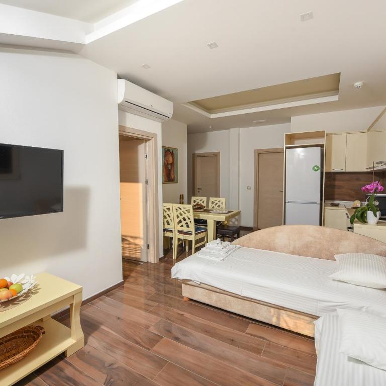 Sea Point Apart hotel Tivat - Three-Bedroom Apartment with Sea View - 14