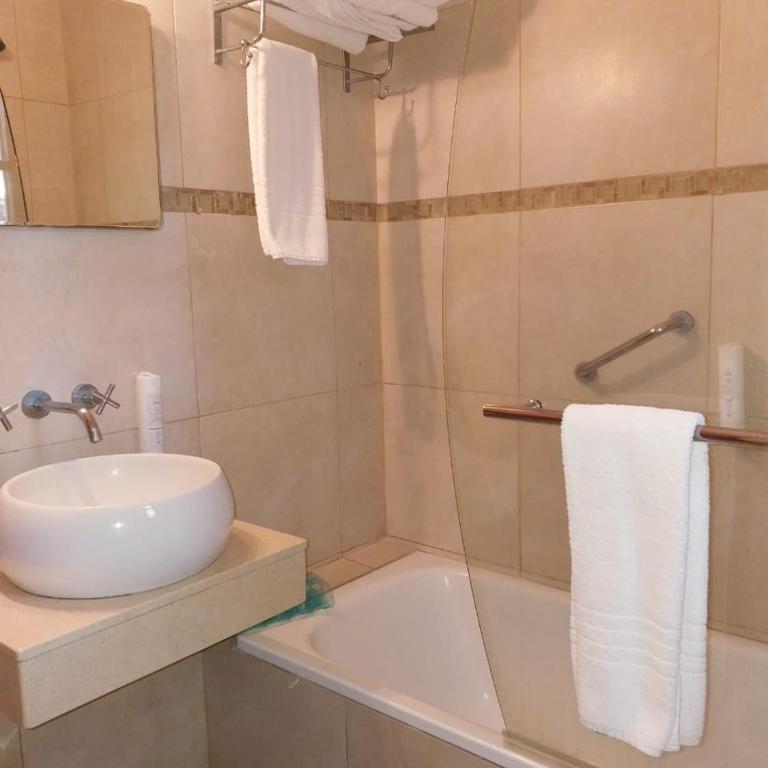 Howard Johnson Resort & Spa Escobar - Habitación Doble Estándar - 2