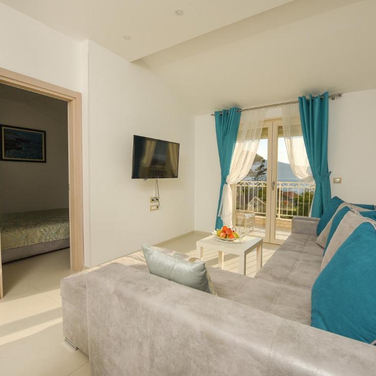 Sea Point Apart hotel Tivat - Two-Bedroom Apartment with Balcony and Sea View - 9