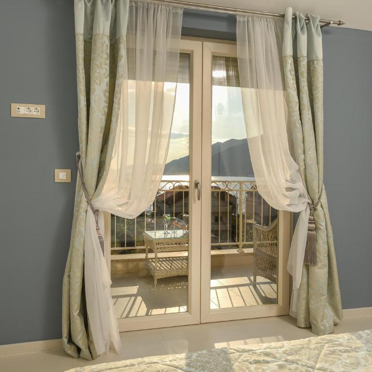 Sea Point Apart hotel Tivat - Three-Bedroom Apartment with Sea View - 10