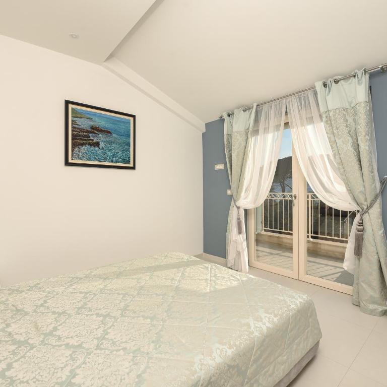Sea Point Apart hotel Tivat - Two-Bedroom Apartment with Balcony and Sea View - 20