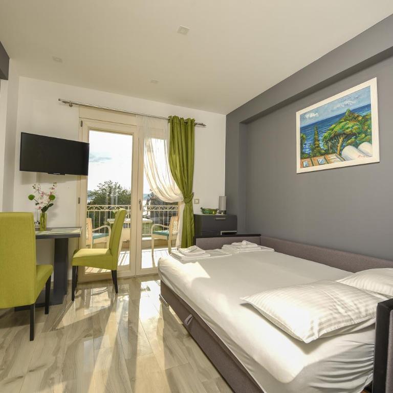 Sea Point Apart hotel Tivat - Studio with Balcony & Sea View - 12