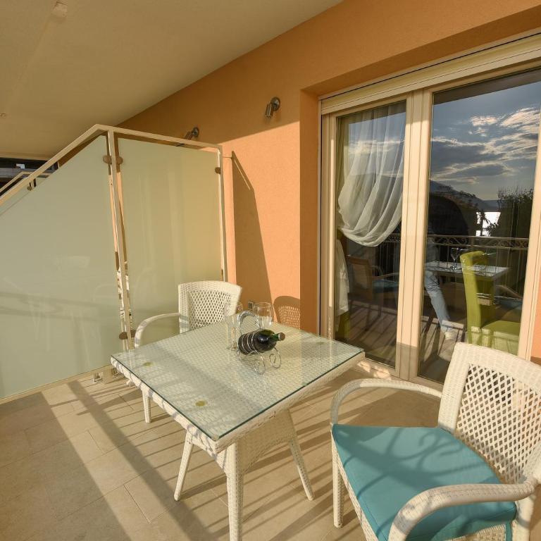 Sea Point Apart hotel Tivat - Studio with Balcony & Sea View - 7