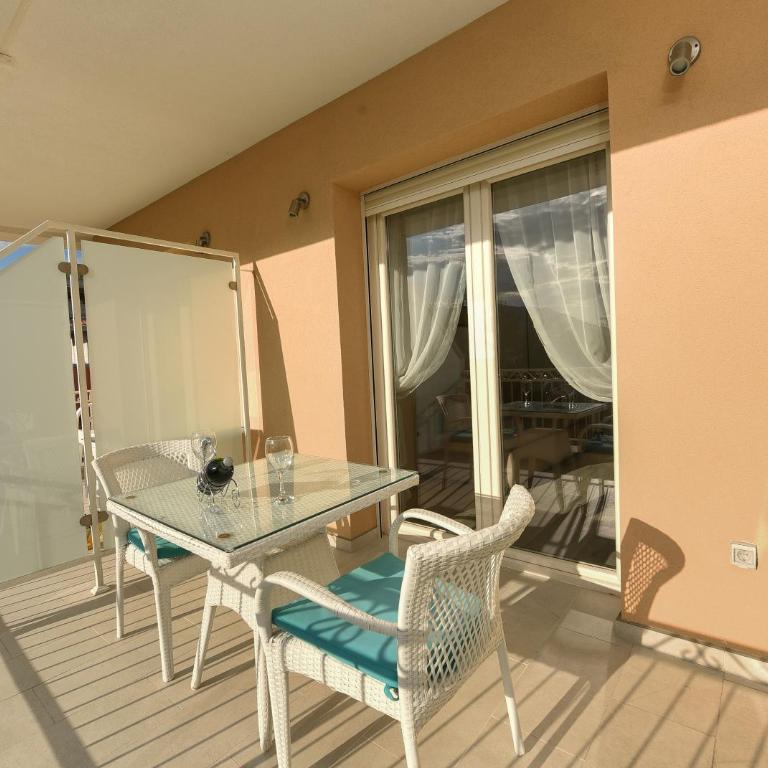 Sea Point Apart hotel Tivat - Studio with Balcony & Sea View - 9