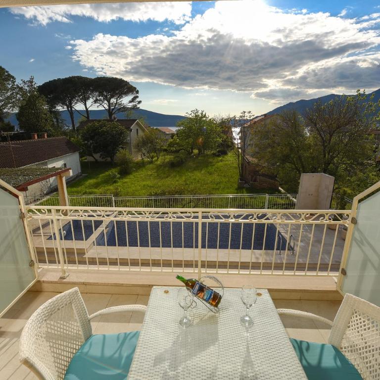 Sea Point Apart hotel Tivat - Studio with Balcony & Sea View - 10