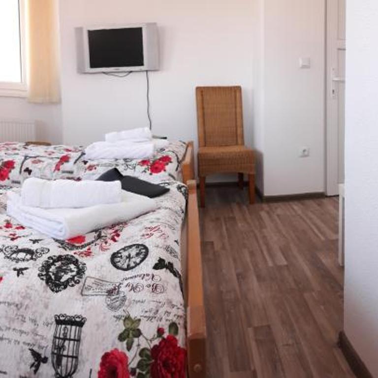 Apartments&Rooms Mido - Dvokrevetna Soba sa Bračnim Krevetom /2 Zasebna Kreveta i Sopstvenim Kupatilom - 4
