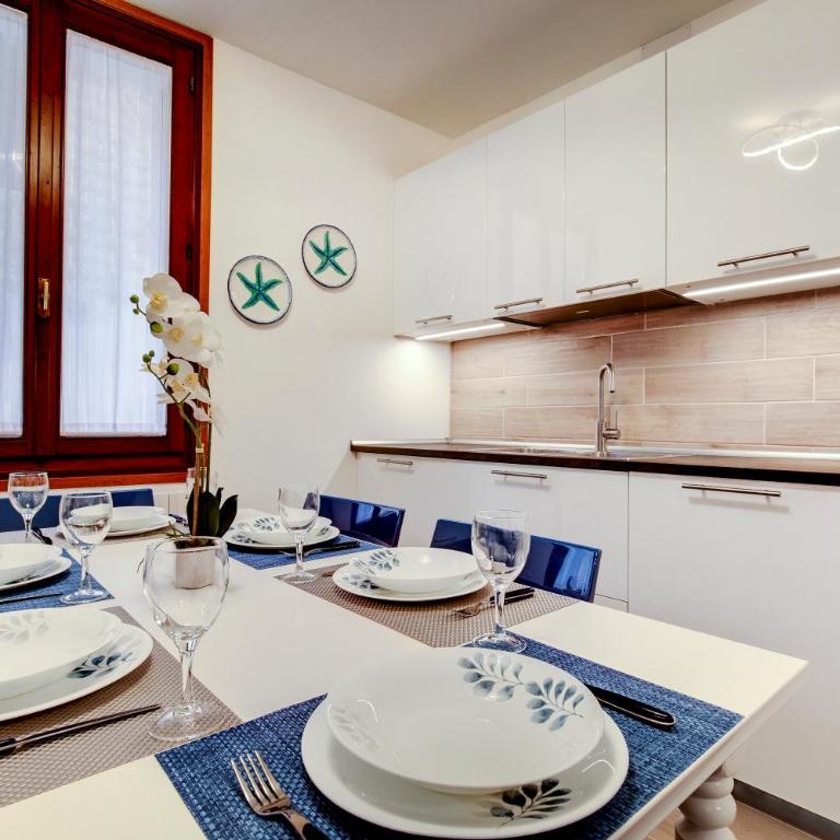White Flowers with Canal View by Wonderful Italy - Apartment with Sea View - 18