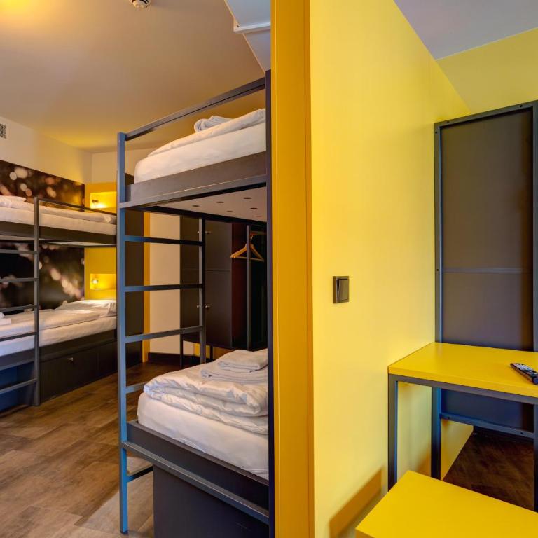 MEININGER Hotel München Olympiapark - Habitación - 6 camas - 2