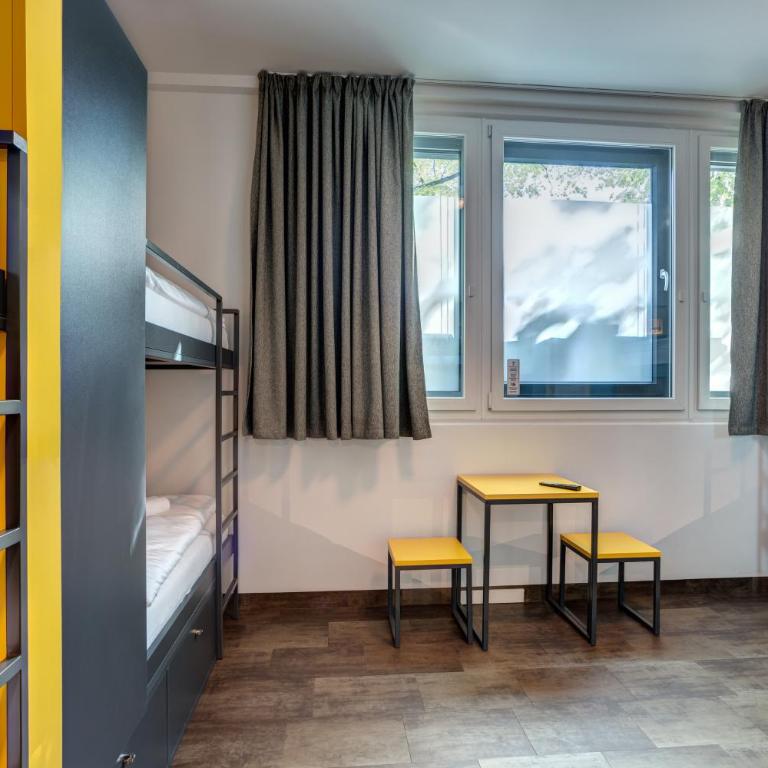 MEININGER Hotel München Olympiapark - Cama en habitación compartida mixta de 6 camas - 4