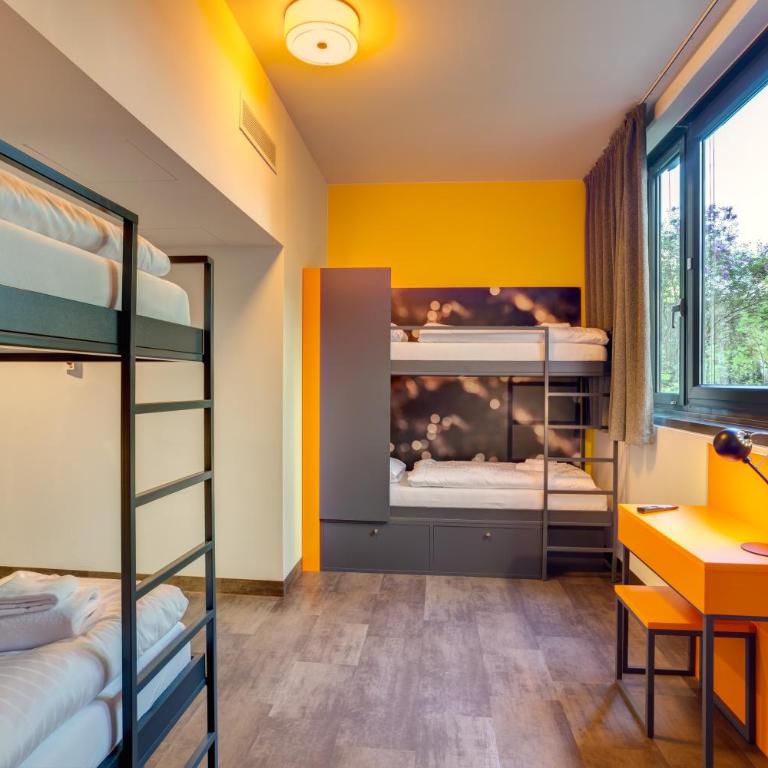 MEININGER Hotel München Olympiapark - Cama en habitación compartida mixta de 6 camas - 3