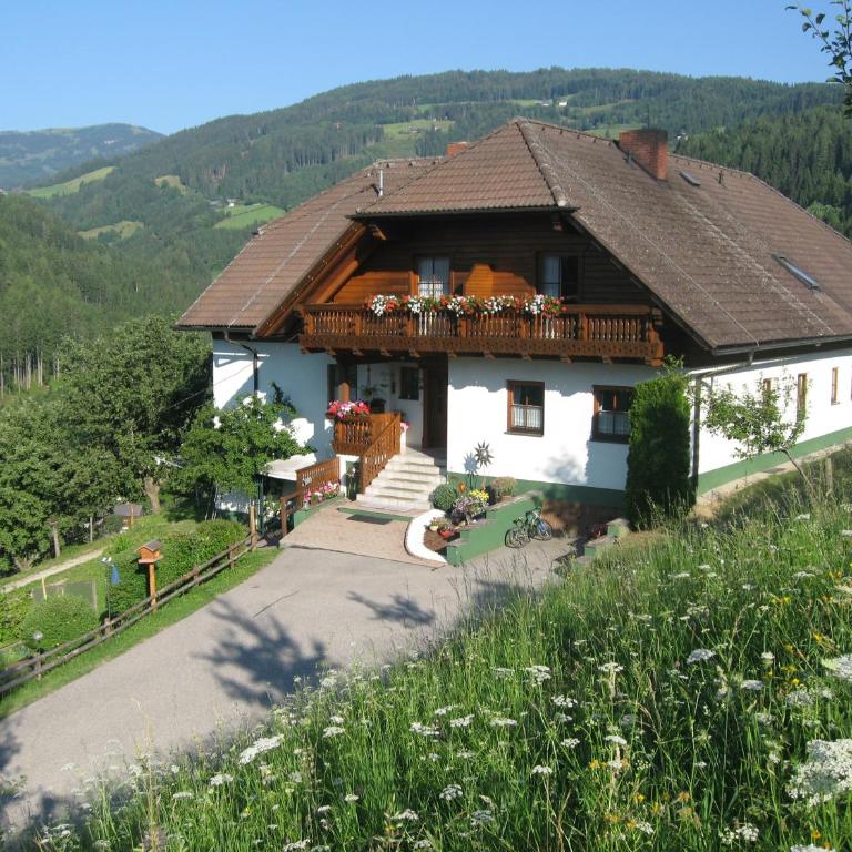 Gerstbreinhof - Doppel-/Zweibettzimmer mit Zustellbett - 1