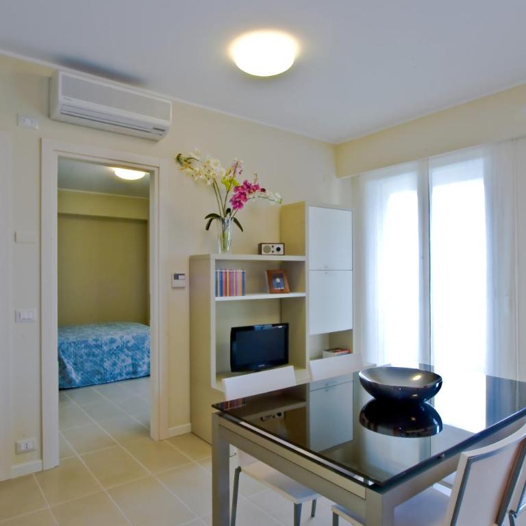City Residence - Appartamento con 2 Camere da Letto e Balcone - 8