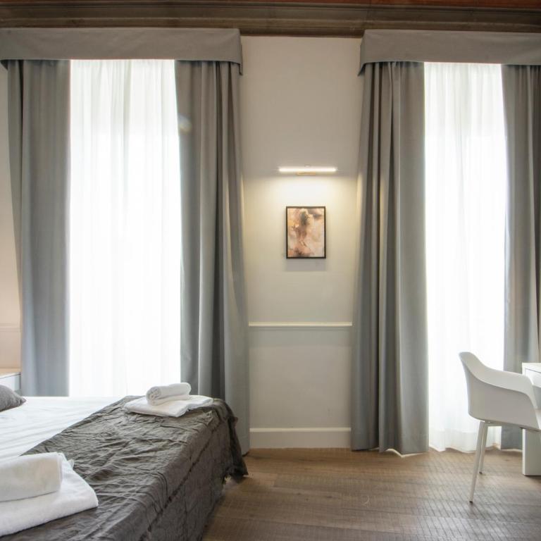 Gemini Suites Navona - Camera Matrimoniale Deluxe con Vasca - 9