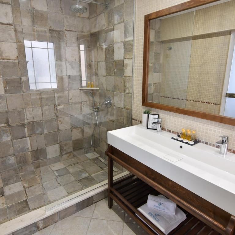 Hotel Perla - Superior Double Room with Sea View - 8