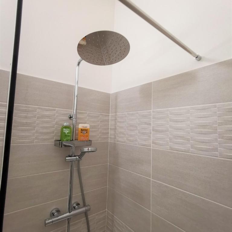 BEAU T3 NEUF PROCHE VIEUX-PORT A LA PLACE CORDERIE - Appartement 2 Chambres - 22