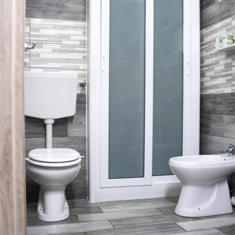 B&B VIVA NAPOLI - Camera Familiare con Bagno Privato - 8