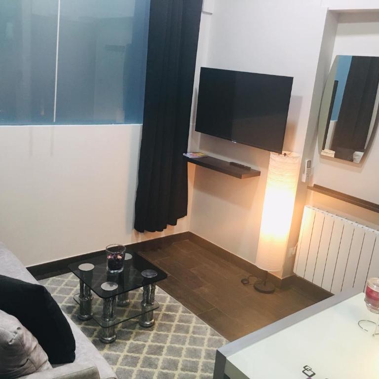 Apartamentos Deluxe Barajas - Deluxe Apartment - 1