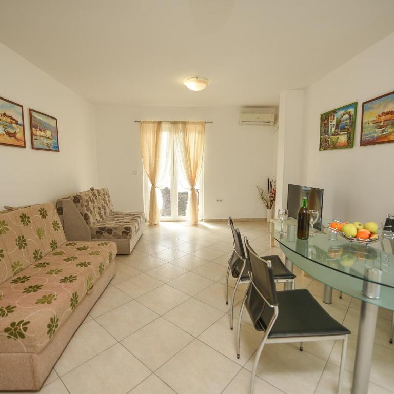 Sea Point II Apart hotel Tivat - Apartment with Balcony - 10