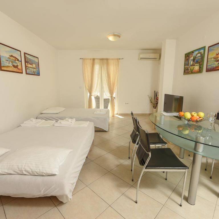 Sea Point II Apart hotel Tivat - Apartment with Balcony - 16