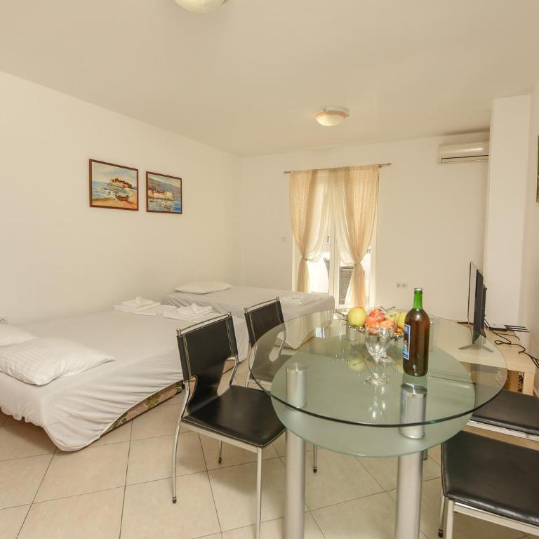 Sea Point II Apart hotel Tivat - Apartment with Balcony - 17