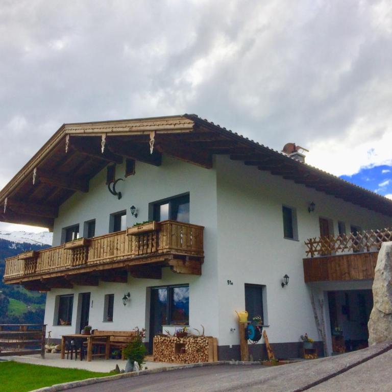 Ferienwohnung Leo - Apartment mit Blick auf die Berge - 1