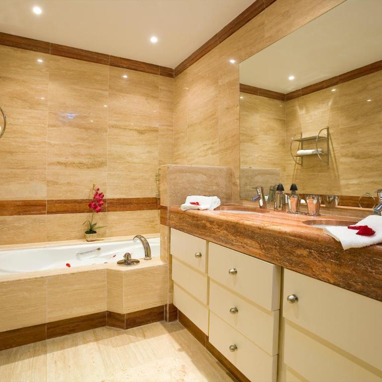 Appt 401-3-Bed-Heaven Beach-Paseo-All year heated pool-Free Bikes - Apartamento con vistas al mar - 20