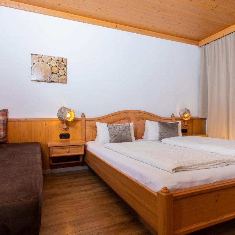 Pension Maislinger - Doppelzimmer mit Balkon - 5
