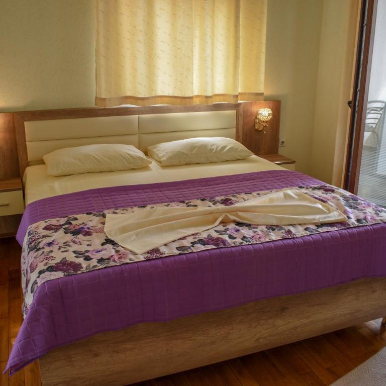 Guest House Alea - Apartment with Balcony and Sea View - 11