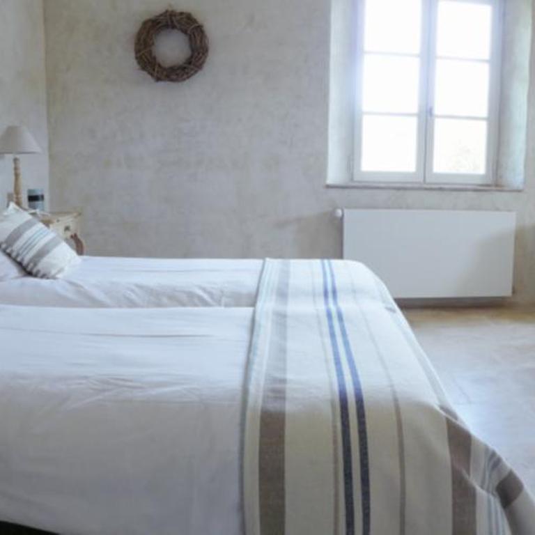 Mas du Vieux Tilleul - Chambre Double avec Salle de Bains Privative - 1